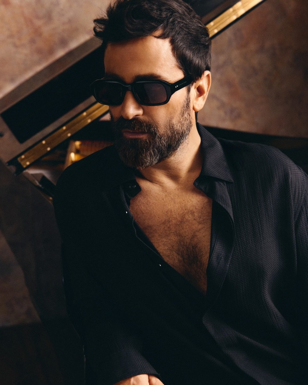 BLACK FRIDAY #SALE 🛍️ 
משקפי שמש וראייה 2=300 ₪* | בכפוף לתקנון המבצע. עכשיו בחנויות ובאתר 🕶️ 
* ללא שמש אופטי, ללא כפל הנחות, מינ׳ 500 יח׳ באתר ולסניף, עדשה רגילה, 1.56, מס׳ 2+-, ציל׳ עד 1.25-, ללא פריימלס מכל סוג, עד 30.11 בסניפים / עד 1.12 ב-9 בבוקר באתר או גמר המלאי. מוגבל למרשמים, סוגי עדשות ומסגרת כמפורט בתקנון המבצע. 
#NeverStopChanging⁩⁩