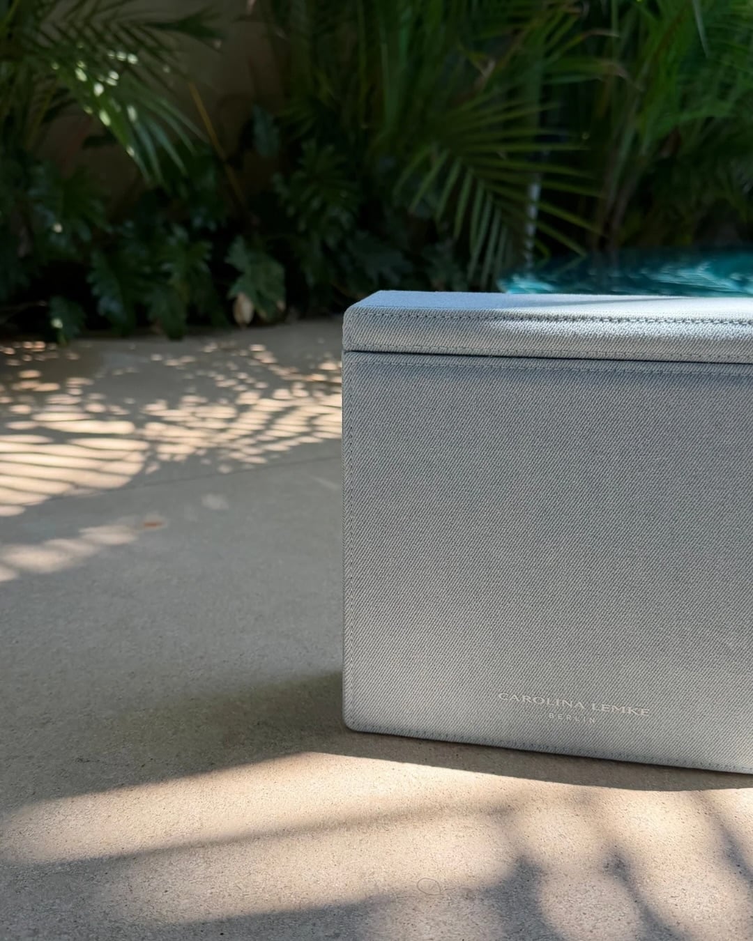 The Perfect Case, For The Perfect Vacation 🕶️🌊☀️ Where are you traveling to this summer?
#NeverStopChanging